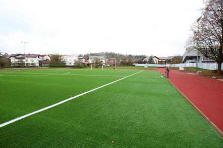 NOVO IGRIŠČE PRI OŠ CERKNICA 04 FOTO LJUBO VUKELIČ